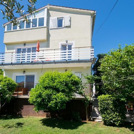 Cozy Apartments Emina Near The Sea Premantura Exterior foto