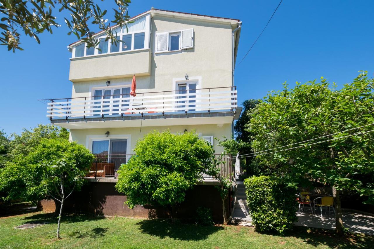 Cozy Apartments Emina Near The Sea Premantura Exterior foto